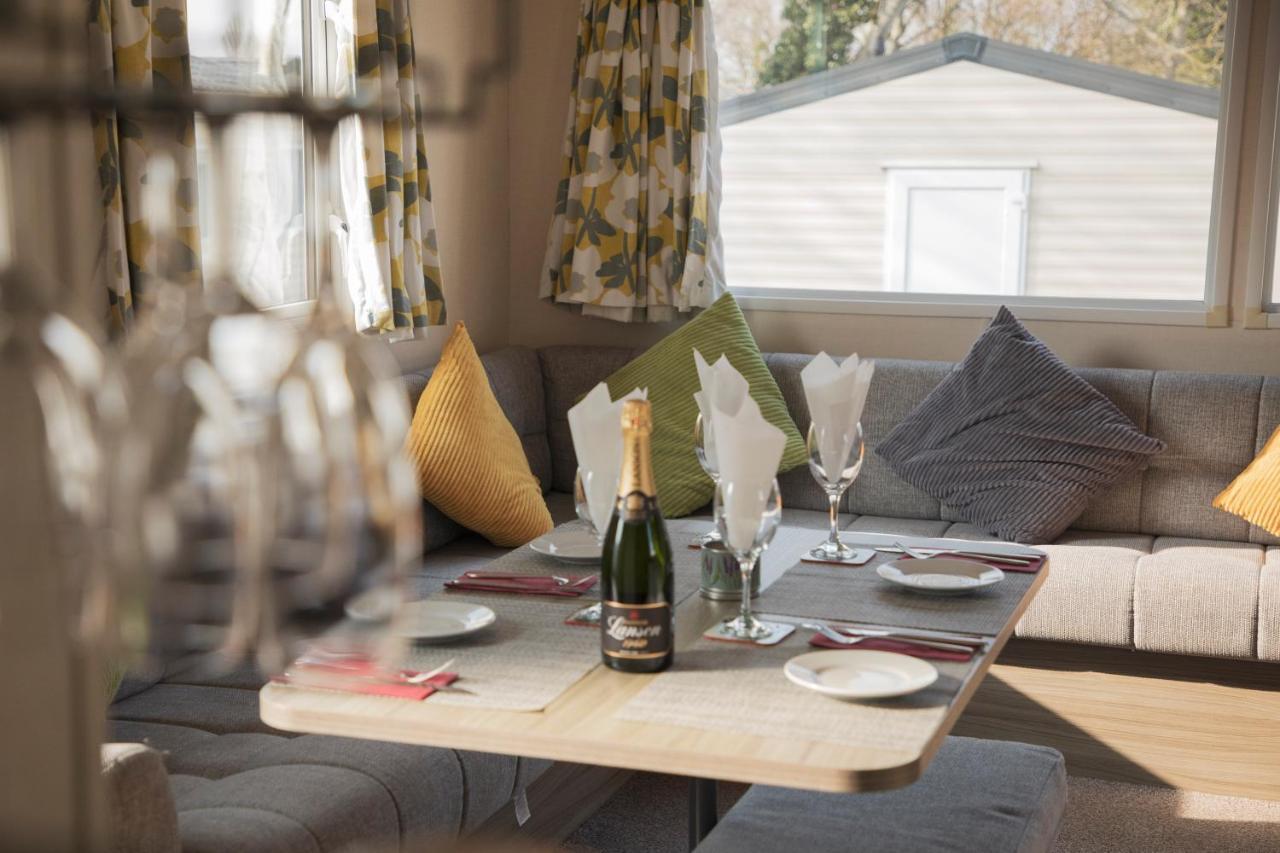41 Orchard Bank, 3 Bed, Rockley Park Poole 빌라 외부 사진