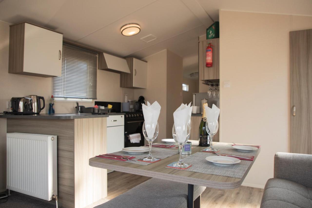 41 Orchard Bank, 3 Bed, Rockley Park Poole 빌라 외부 사진