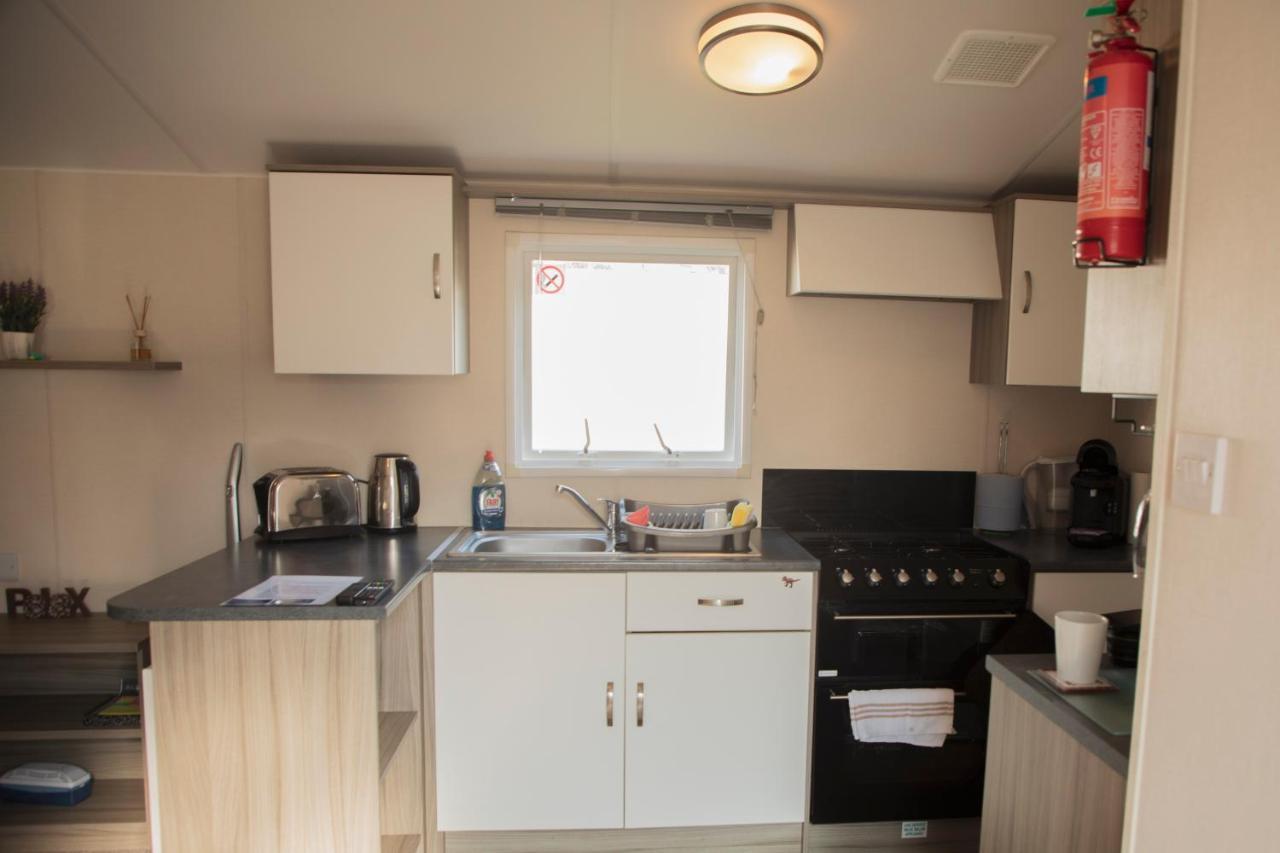 41 Orchard Bank, 3 Bed, Rockley Park Poole 빌라 외부 사진