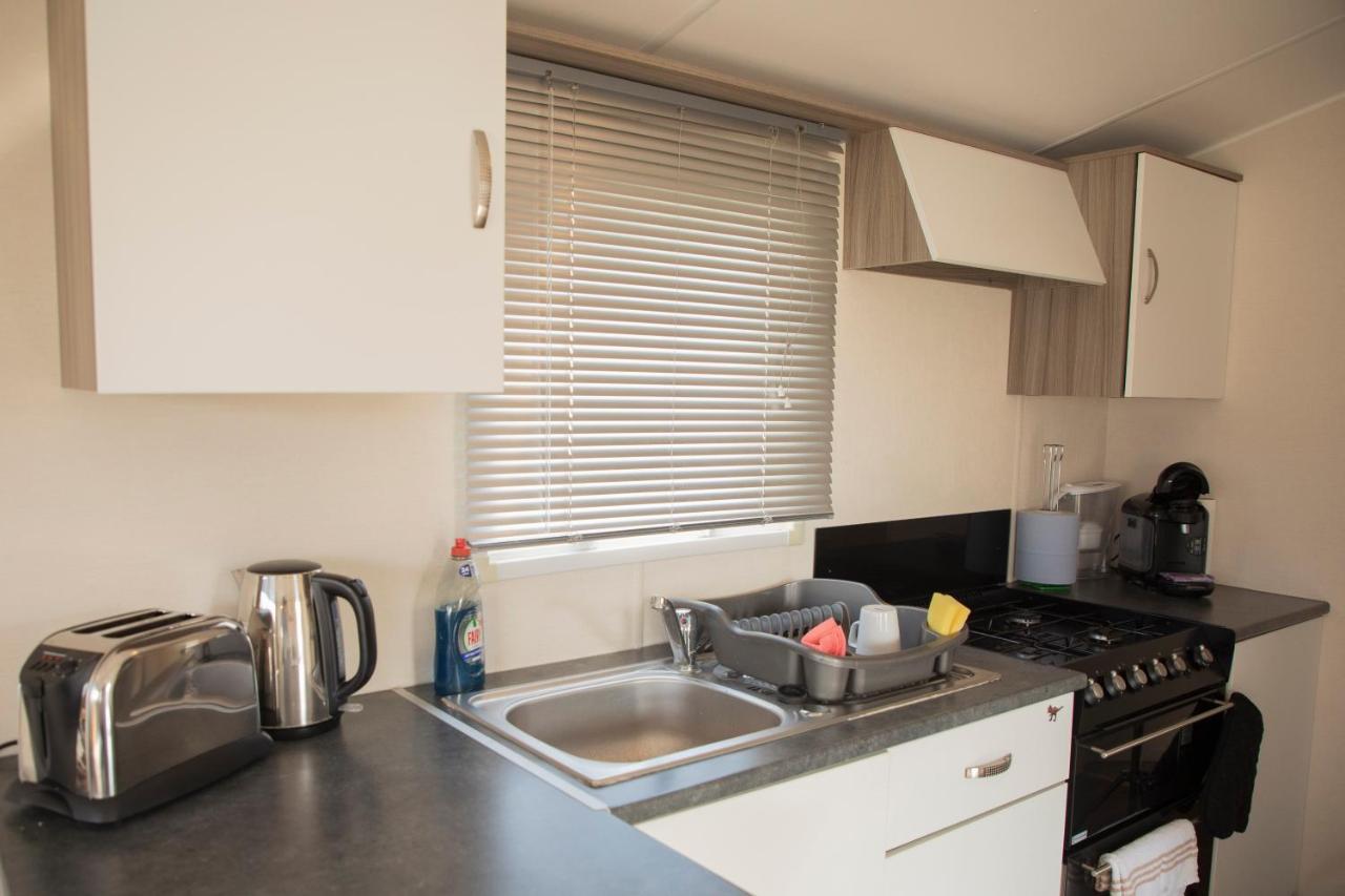 41 Orchard Bank, 3 Bed, Rockley Park Poole 빌라 외부 사진