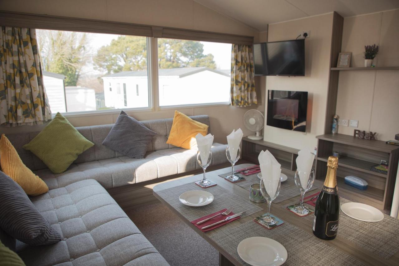 41 Orchard Bank, 3 Bed, Rockley Park Poole 빌라 외부 사진