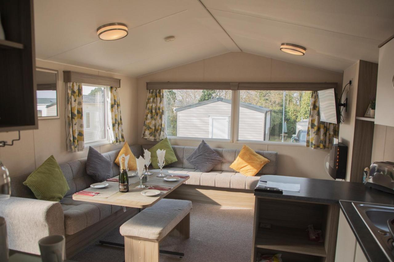 41 Orchard Bank, 3 Bed, Rockley Park Poole 빌라 외부 사진