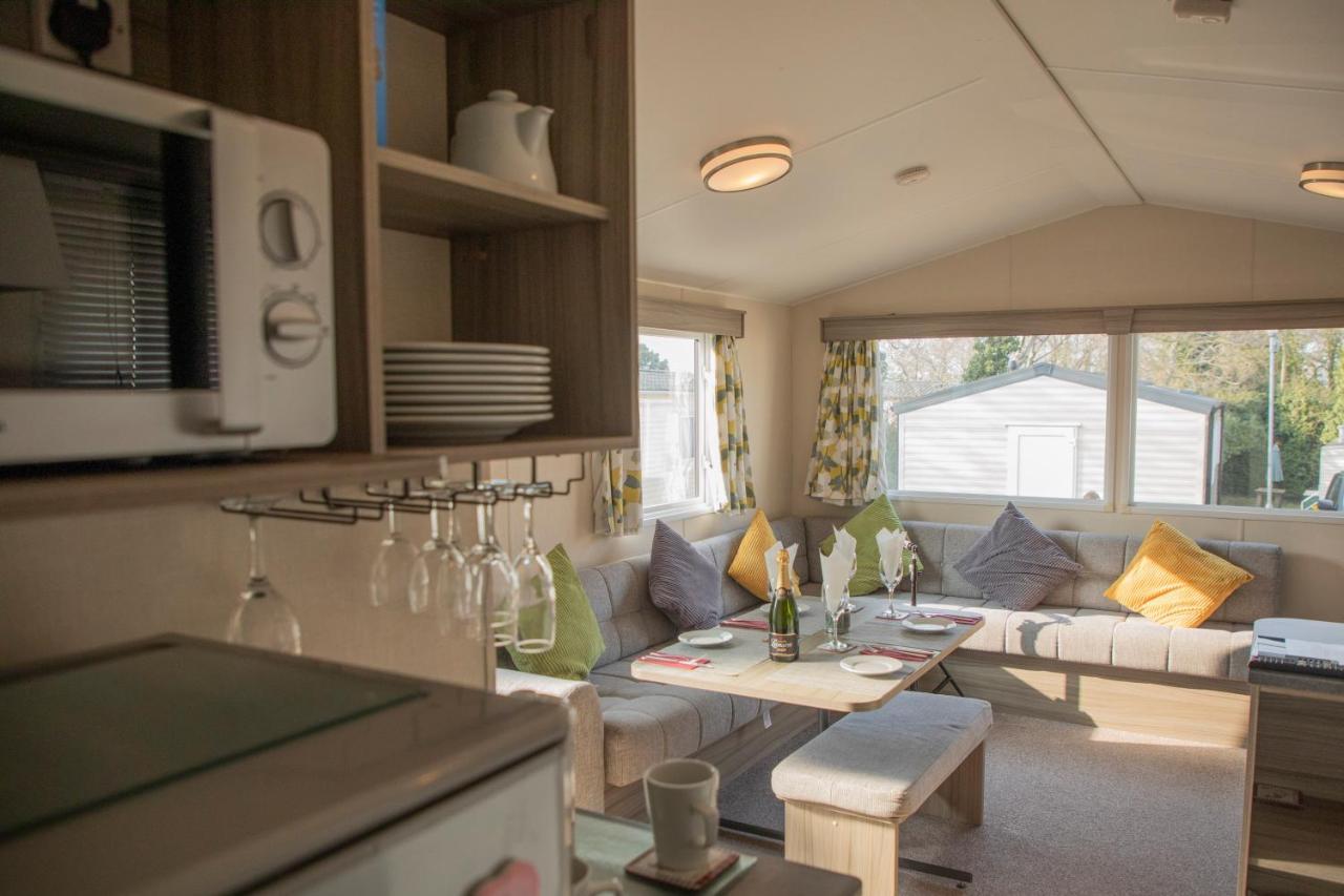 41 Orchard Bank, 3 Bed, Rockley Park Poole 빌라 외부 사진