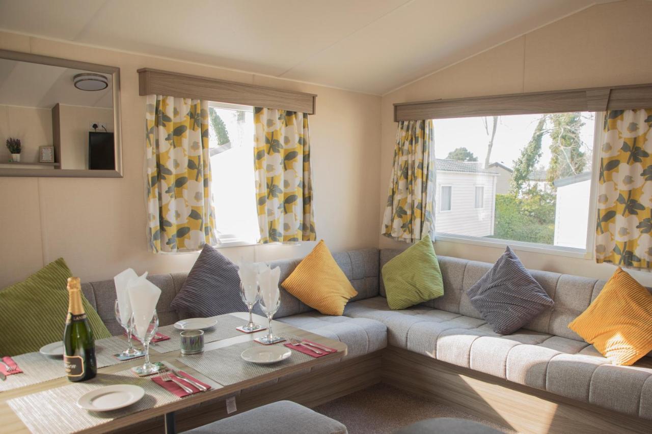 41 Orchard Bank, 3 Bed, Rockley Park Poole 빌라 외부 사진